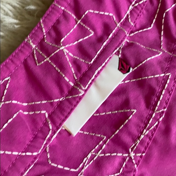 Volcom Kid’s (Girl) Hot Pink Board Shorts Size 5 - Picture 3 of 5